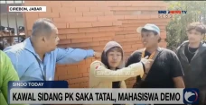 Sejumlah Mahasiswa Berdemo...