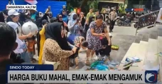 Aksi Emak-Emak Gelar...