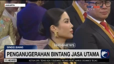 Presiden Jokowi Anugerahi...