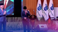 Bahlil Berurai Air Mata...