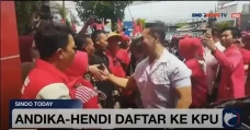 Ribuan Massa Antar Andika...