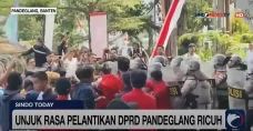 Unjuk Rasa Pelantikan...