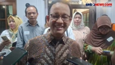 Respon Anies Usai Diminta...
