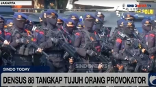 Densus 88 Tangkap 7...