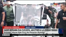 Presiden Jokowi Bawa...