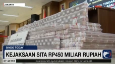Kejagung Sita Uang Rp...