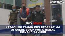 Kejagung Tahan Eks Pejabat...