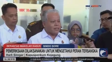 Penyidik Kejagung Periksa...
