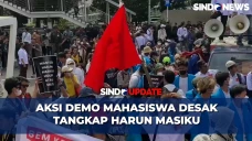Mahasiswa Demo di Gedung...