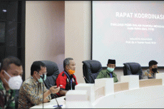 Pemkot Makassar Rapat...