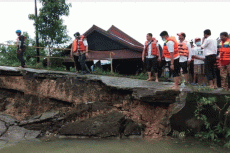 Akses Jalan Jembatan...