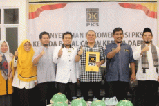 Ditinggal PKS, Deng...