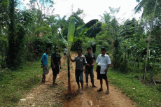 Kecewa, Warga Desa Polewali...