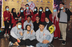Identitas Unhas Raih...