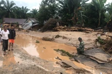 Diterjang Banjir Bandang,...