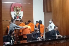 KPK Tetapkan Bupati...