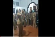 Beredar Video ASN Perempuan...