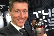 Lewandowski Pemain Terbaik...