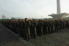 Hadapi Hujan Angin,...