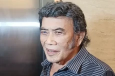 Besuk Ridho Rhoma di...