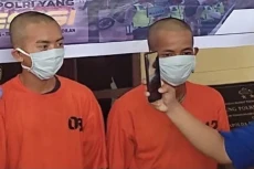 Kelewat Bejat, Dua Pemuda...