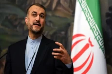 Iran Akan Pertimbangkan...