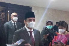 Wakili Anies, Ariza...