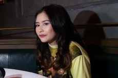 Prilly Latuconsina soal...