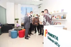 Universitas Pradita-Institut...