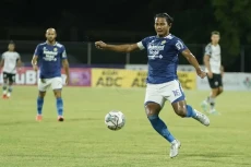Persib Kalahkan Persikabo...