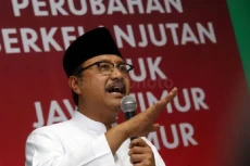 Cuitannya Kerap Mengadu...