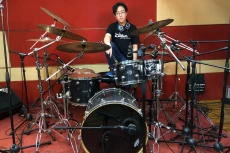 Rilis Mini Album Perdana,...
