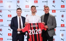 AC Milan Resmi Tambah...