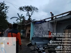 23 Rumah Rusak Diterjang...