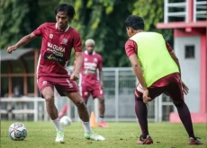 Madura United vs Persela...