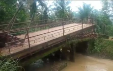 Jembatan Penghubung...