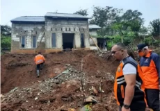 Hujan Deras Sebabkan...