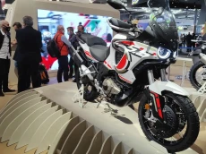 Motor Kerja Sama China...