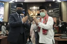 Mayoritas Warga Puas...