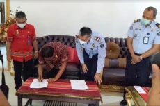 Imigrasi Polman Gandeng...
