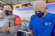 Panik Lihat Razia Polisi,...