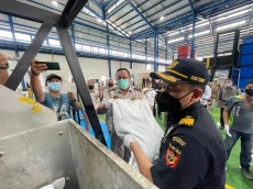 Khawatir Membawa Hama,...