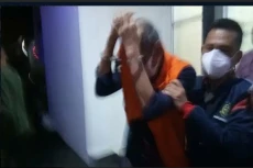 Terima Gratifikasi Puluhan...