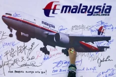 MH370 Berputar-putar...