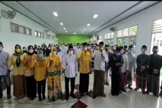 Dukungan Santri Mengalir...