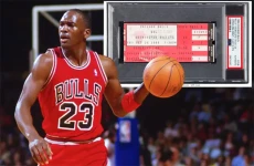 Tiket Laga Debut Michael...