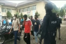 Bentrok dengan LSM Sakato...