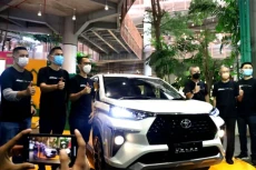 Pangsa Pasar Avanza...