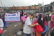 Perindo Salurkan Sembako...