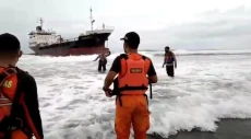 Tanker Edricko 3 Terdampar...